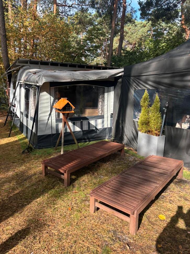 Te koop caravan met voortent, Caravans en Kamperen, Caravans, Particulier, tot en met 6, 1000 - 1250 kg, Rondzit, Dethleffs, 2 aparte bedden