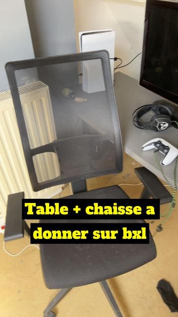 Bureau + chaise a donner tres bon etat beschikbaar voor biedingen