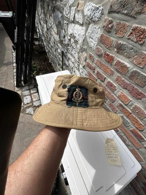 WWII - british bob R.A.M.C. (medical corps)  marqué et daté, Verzamelen, Militaria | Tweede Wereldoorlog, Overige soorten, Overige typen