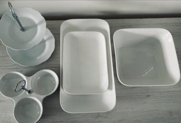 Lot de vaisselle blanche non signé ( 5 pièces)