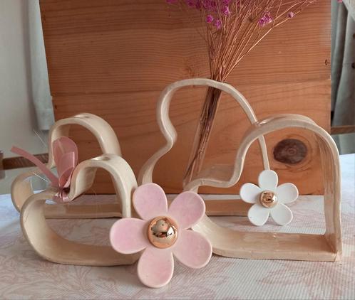 Vaasje handgemaakt keramiek, witte klei,transparante glazuur, Huis en Inrichting, Woonaccessoires | Vazen, Nieuw, Aardewerk of Porselein