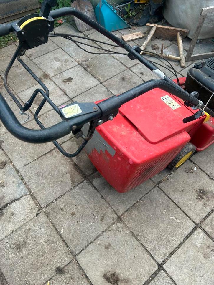 Tekoop wegens dubbel gebruik, Tuin en Terras, Grasmaaiers, Zo goed als nieuw, Opvangbak, Ophalen