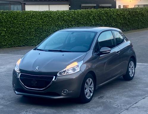 Peugeot 208  1.2 VTI  Airco 92.000 km, Auto's, Peugeot, Particulier, ABS, Airbags, Airconditioning, Bluetooth, Boordcomputer, Centrale vergrendeling