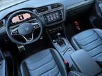 VW Tiguan 2.0 TDi R Line Black Edition New Model 2022 Pano, Te koop, Zilver of Grijs, Emergency brake assist, 5 deurs