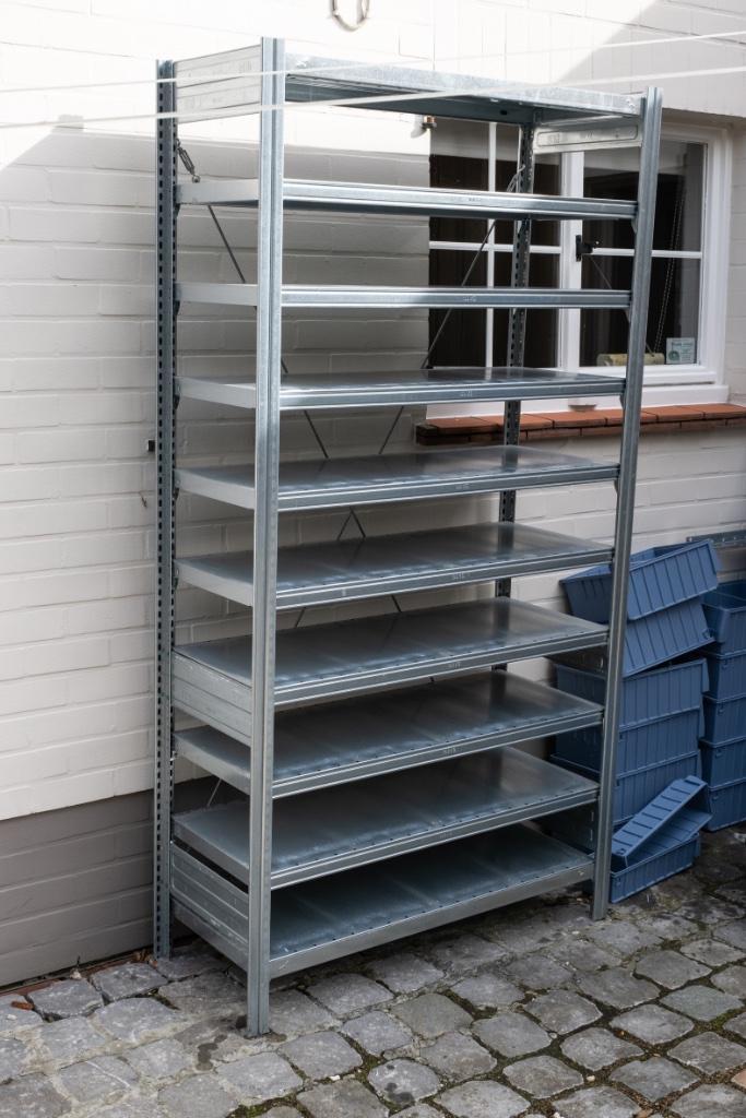 Metalen rek met plastic bakken, Doe-het-zelf en Bouw, Kratten en Dozen, Gebruikt, Overige typen, Minder dan 50 cm, 50 cm of meer