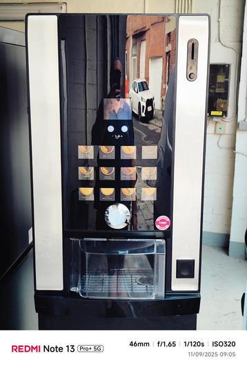 Distributeur automatique de boissons chaudes  beschikbaar voor biedingen