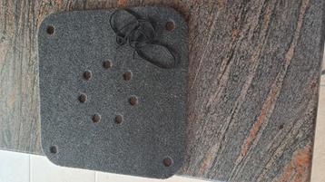 Stoelkussen (antislip) beschikbaar voor biedingen