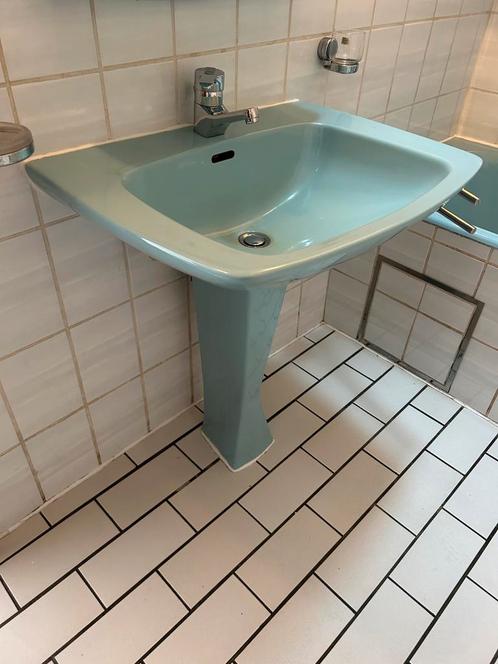 Vintage/retro lavabomeubel in unieke lichtblauwe kleur, Huis en Inrichting, Badkamer | Badkamermeubels, Gebruikt, Ophalen
