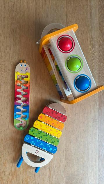 Houten muziekinstrumenten  van Hape en Haba beschikbaar voor biedingen
