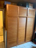 Grote houten kast met lamellen, Ophalen, Gebruikt