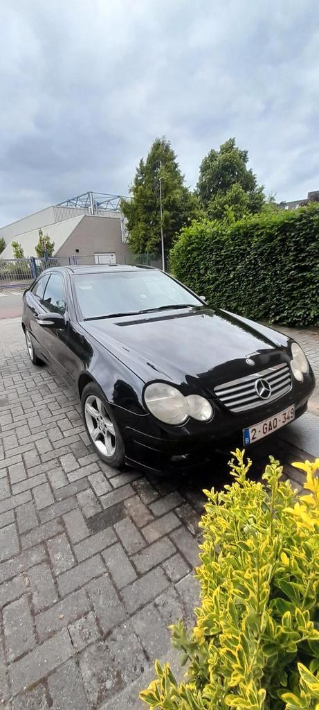 Mercedes C200 CDI Sport Coupe 2004, kan gekeurd worden., Auto's, Mercedes-Benz, Particulier, Diesel, Automaat, Zwart, Zwart, Ophalen