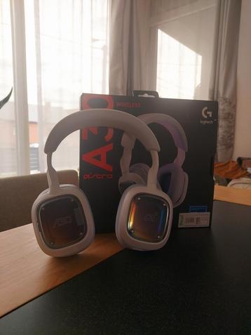 Logitech Astro A30 neuf, Enlèvement ou Envoi, Comme neuf, Microphone repliable, Over-ear