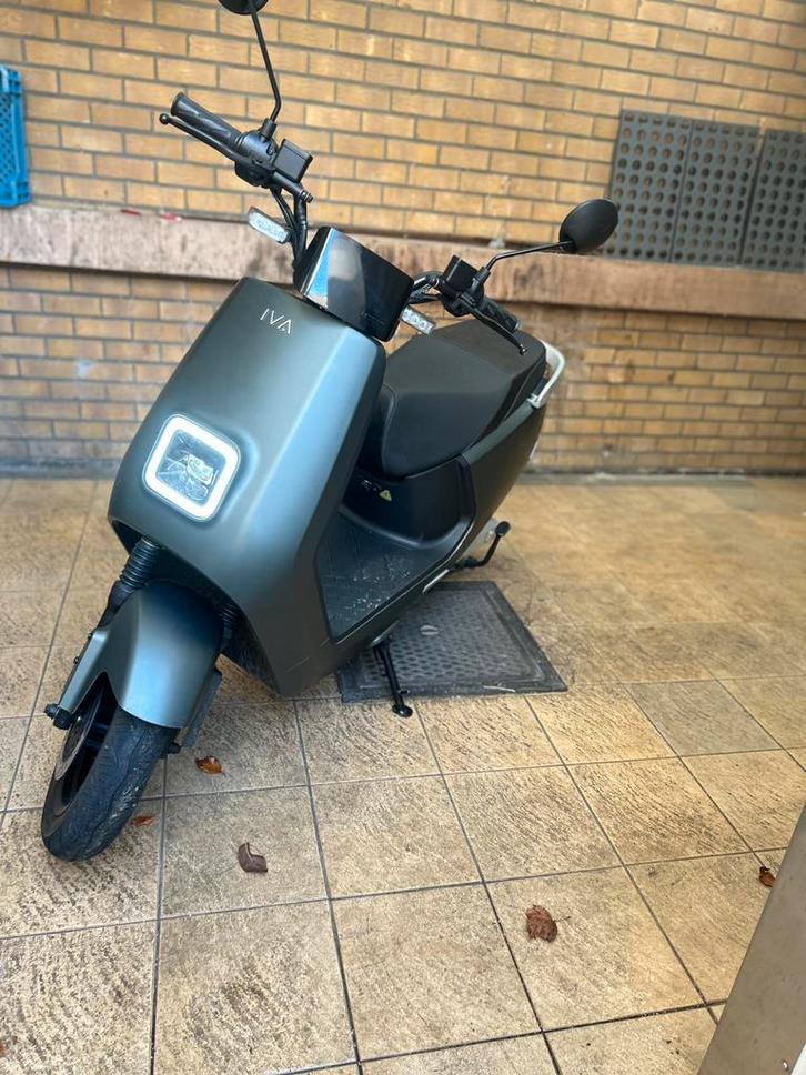 IVA E-go S8 elektrische B-klass scooter met maar 503km!, Fietsen en Brommers, Snorfietsen en Snorscooters, Zo goed als nieuw, Overige merken