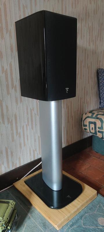 Paire Focal Aria 906 Piano Black + Support Aria S900 beschikbaar voor biedingen
