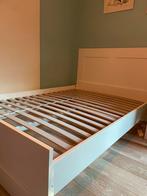 Bedframe + lattenbodem, Huis en Inrichting, Slaapkamer | Matrassen en Bedbodems, Zo goed als nieuw, Twijfelaar, Bedbodem, 200 cm