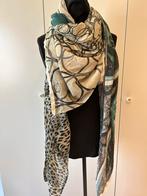 Foulard Shanna beige et vert, Vêtements | Femmes, Enlèvement ou Envoi