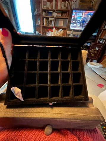 Boîte de rangement - grille de 24 compartiments - Noir