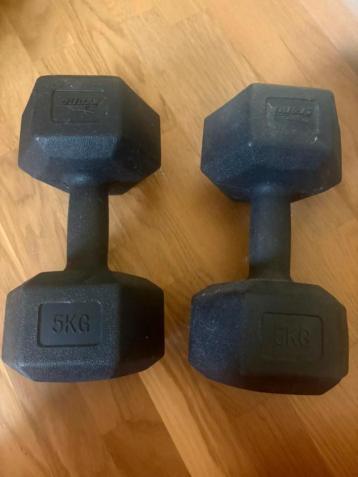 NEUF 2 halteres de 5kg, Sports & Fitness, Équipement de fitness, Comme neuf, Kettlebell, Enlèvement