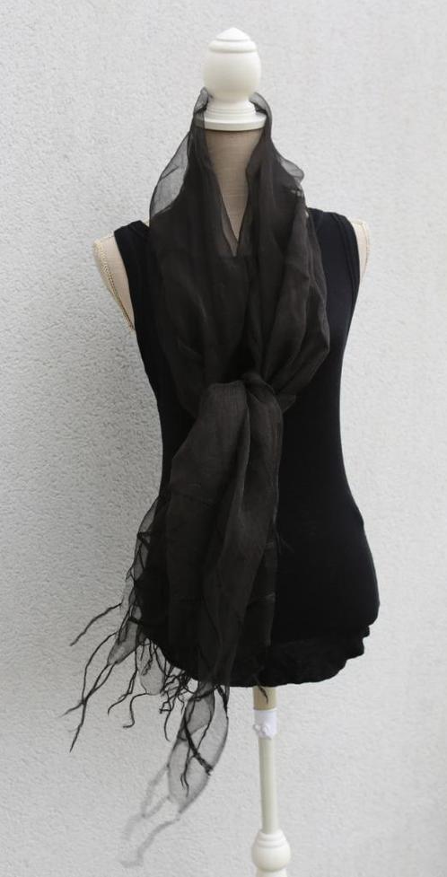 Prachtige sjaal van voile/organza, Kleding | Dames, Mutsen, Sjaals en Handschoenen, Nieuw, Ophalen of Verzenden