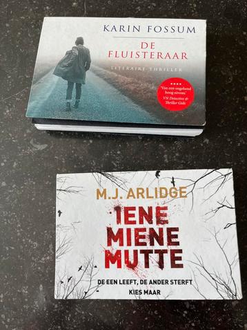 2 Dwarsliggers thrillers te koop beschikbaar voor biedingen