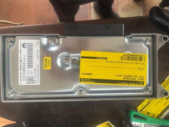 Amplificateur radio d'un Fiat 500 Abarth, Autos : Pièces & Accessoires, Électronique & Câbles, Utilisé, 3 mois de garantie, Enlèvement ou Envoi