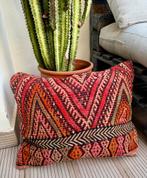 Prachtige, boho chique vintage marokkaanse berber kussens, Ophalen of Verzenden, Zo goed als nieuw
