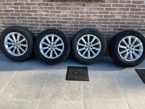 Winter set  215/65/17 VW Tiguan MKII, Auto-onderdelen, Banden en Velgen, Banden en Velgen, Winterbanden, 17 inch, 215 mm, Personenwagen