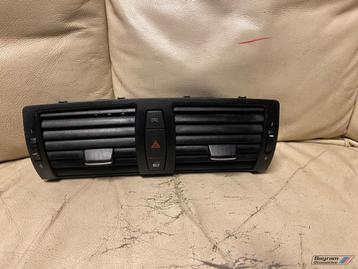 Bmw E87 1-serie luchtrooster midden dashboard 1-serie beschikbaar voor biedingen