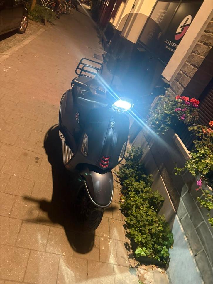 Vespa sprint 2020, Fietsen en Brommers, Scooters | Piaggio, Gebruikt, Zip, Klasse B (45 km/u), Benzine, Ophalen