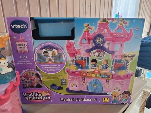 V-tech magisch lichtkasteel met koets en poppetjes, Kinderen en Baby's, Speelgoed | Vtech, Zo goed als nieuw, Ophalen