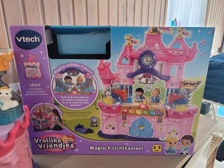 V-tech magisch lichtkasteel met koets en poppetjes, Kinderen en Baby's, Speelgoed | Vtech, Zo goed als nieuw, Ophalen