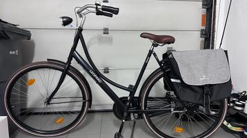Fiets hollandse beschikbaar voor biedingen