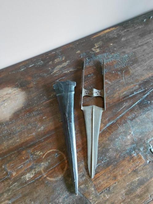 Een Indiase staal duwmes katar, 20e eeuw. Een Indiase katar, Antiek en Kunst, Antiek | Brons en Koper, Brons, Ophalen of Verzenden