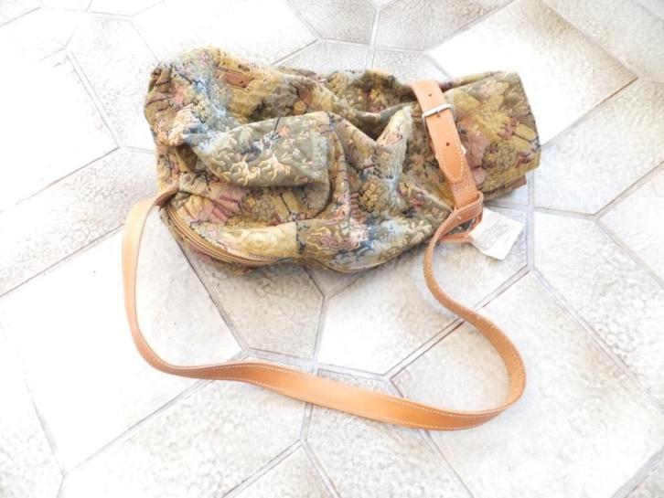 nieuwe stoffen schoudertas merk rula, Handtassen en Accessoires, Tassen | Schoudertassen, Nieuw, Ophalen of Verzenden