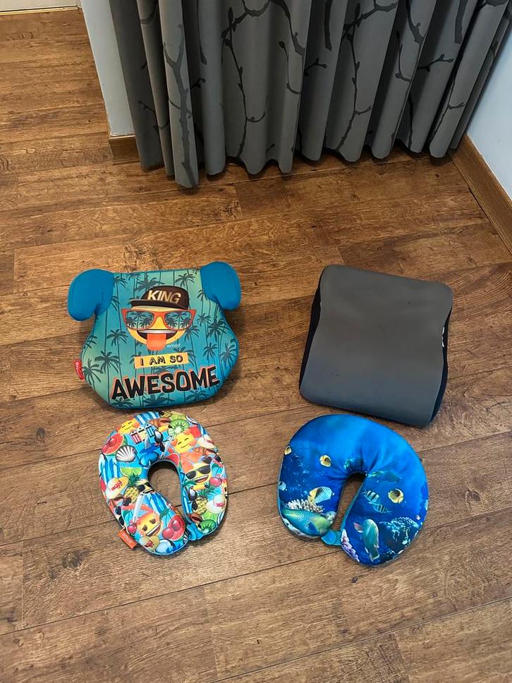 Emoji autostoel stoelverhoger groep 2/3 15-36 kilo nekkussen, Kinderen en Baby's, Autostoeltjes, Zo goed als nieuw, Ophalen