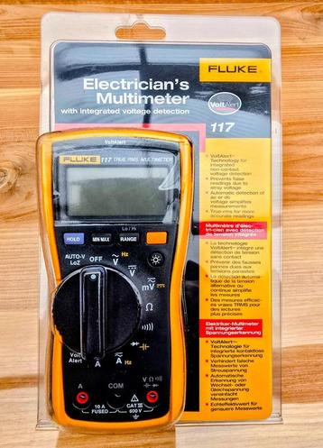 Fluke 117 Compacte True-RMS-meter Multimeter beschikbaar voor biedingen