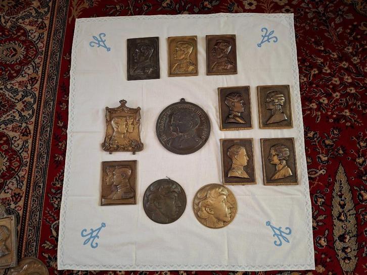 Lot koperen staanders Koningin Astrid en diversen Koningen ., Verzamelen, Koningshuis en Royalty, Gebruikt, Overige typen, Verzenden