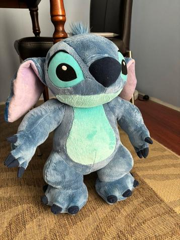 Stitch knuffel groot  disponible aux enchères