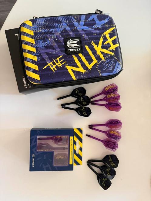 Target Luke the nuke Littler accessoires, Sport en Fitness, Darts, Zo goed als nieuw, Ophalen of Verzenden