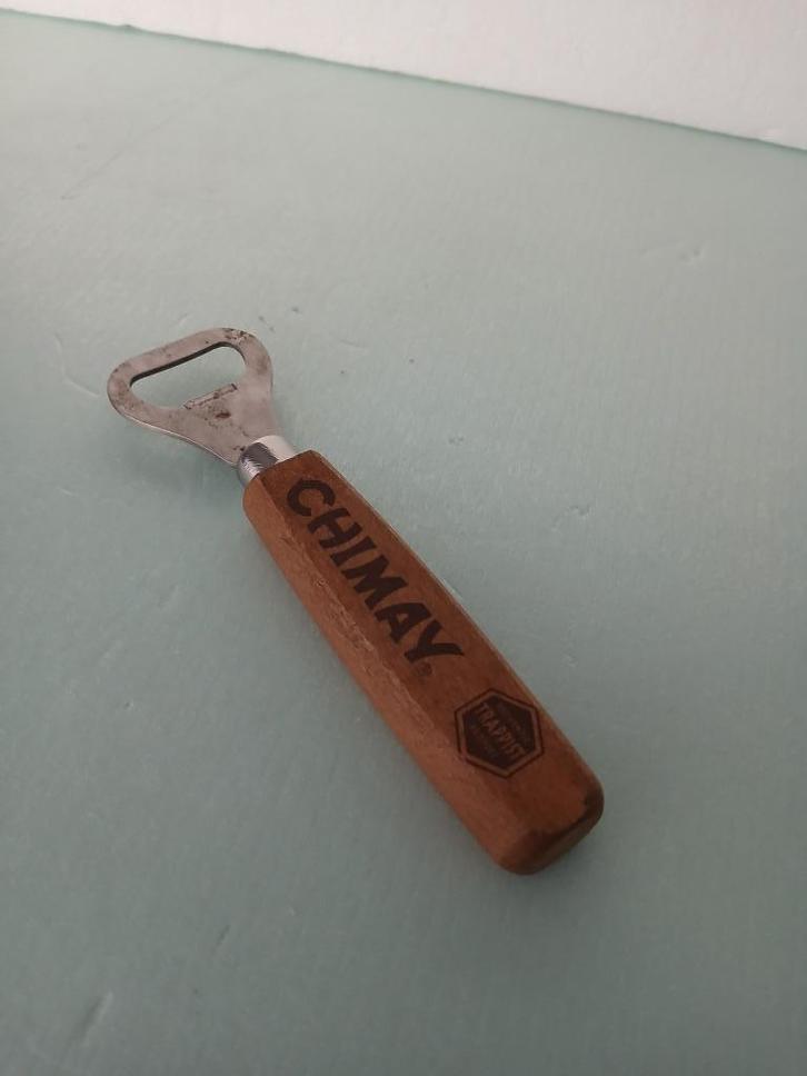 Ouvre bouteille CHIMAY avec manche en bois inscription noire, Collections, Marques de bière, Utilisé, Ouvre-bouteille, Autres marques