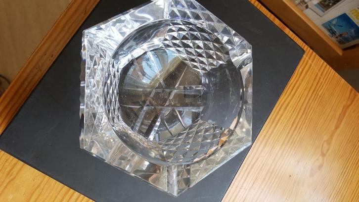 KRISTALLEN ASBAK VAN VAL SAINT LAMBERT, Verzamelen, Porselein, Kristal en Bestek, Zo goed als nieuw, Overige typen, Kristal, Ophalen