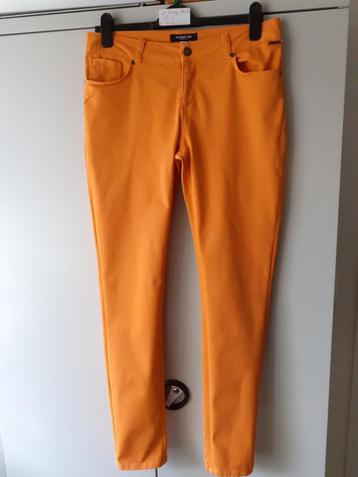 Mc GREGOR Oranje spijkerbroek Maat: 40 Prijs: € 6
