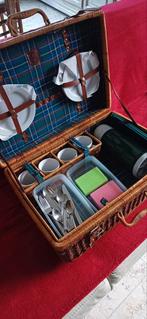 Rieten picknickmand 4 personen, Ophalen of Verzenden, Zo goed als nieuw