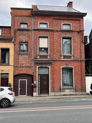 Maison à vendre à Couillet, 220 m², Maison individuelle, 314 kWh/m²/an