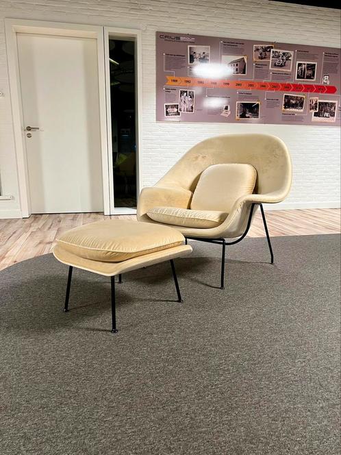 Knoll Womb Chair met ottoman, Huis en Inrichting, Fauteuils, Zo goed als nieuw, Stof, 100 tot 125 cm, 75 tot 100 cm, Ophalen