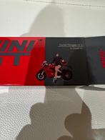 te koop  beschadig mini gt motor ducati + vrouw figure, Ophalen of Verzenden, Gebruikt, Motor
