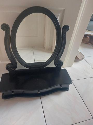 Spiegel voor op kaptafel beschikbaar voor biedingen