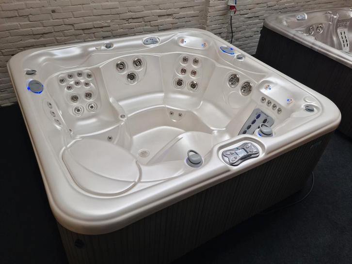 Hotspring envoy, Tuin en Terras, Bubbelbaden en Hottubs, Zo goed als nieuw, Vast, Filter, Pomp, Ophalen of Verzenden