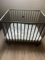 Lit pour bébé pliable/boîte pour bébé, Enfants & Bébés, Parcs, Enlèvement, Utilisé