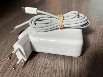 140w USB-C (magsafe 3 macbook pro lader) beschikbaar voor biedingen